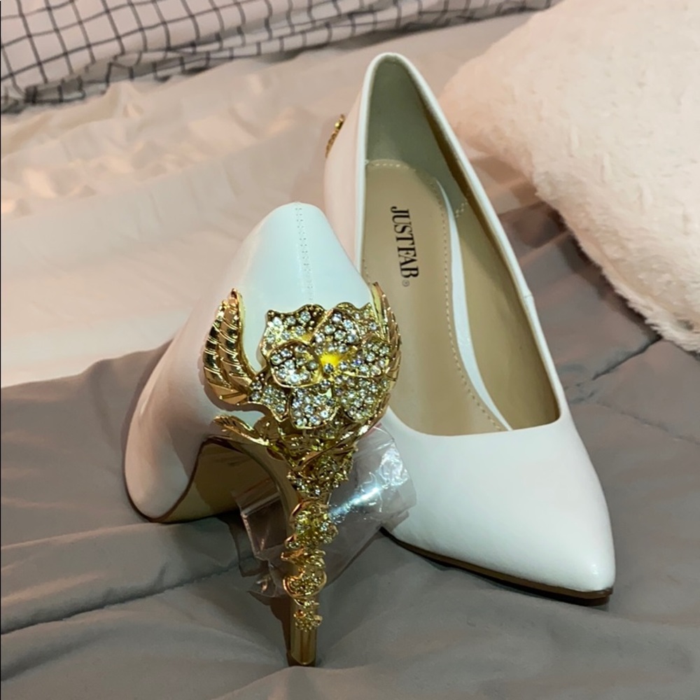 BRAND NEW HEELS